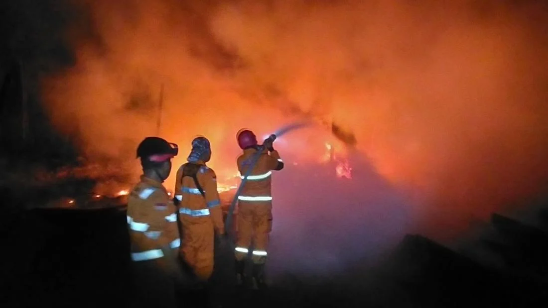 Dermaga di Kayong Utara Kalbar Terbakar, 5 Speed Boat Hangus.
