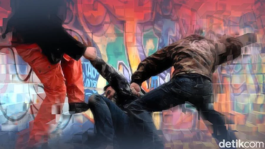 Duo Bang Jago Berulah di Jakpus, Tukang Sate Ditendang hingga Tersungkur
