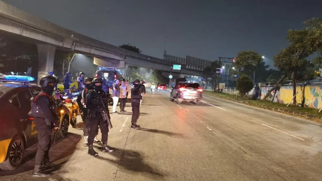 Gagalkan Tawuran di Dua Wilayah Jakarta, Brimob Polda Metro Jaya Sita Katana hingga Stik Golf dalam Patroli Skala Besar