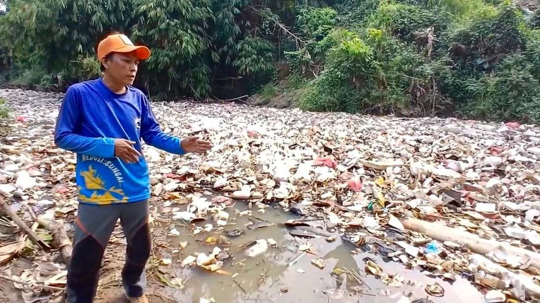 Sungai Cibanten Kota Serang Dipenuhi Sampah, 15 Ton Berhasil Diangkut