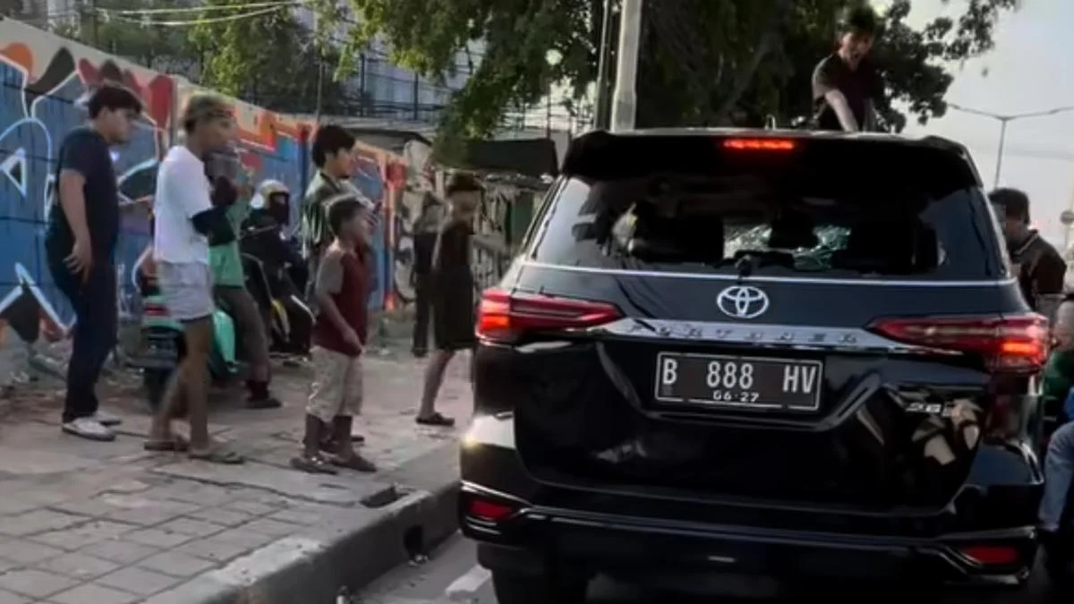 Viral Fortuner Diamuk Massa di Tanah Abang, Ini Dugaan Penyebabnya